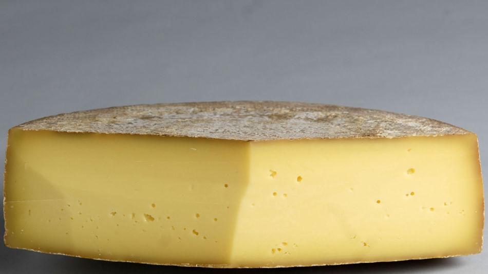 Formaggio Cas. Verzasca (Sonogno) f.int.